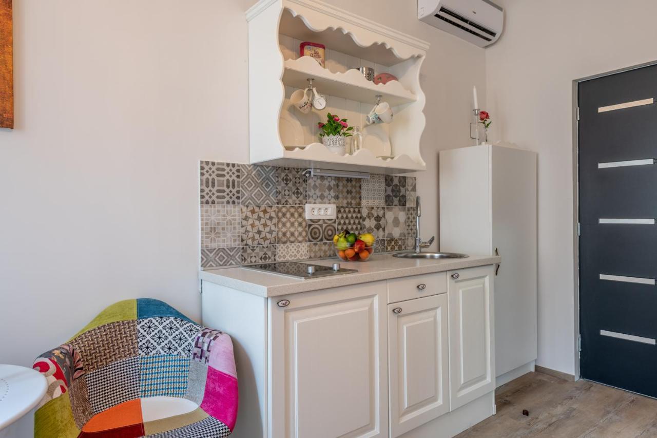 Old City Romantic Studios 4 With Free Private Parking Pula Exterior foto