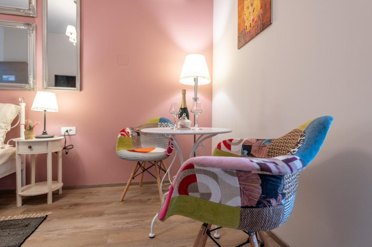 Old City Romantic Studios 4 With Free Private Parking Pula Exterior foto