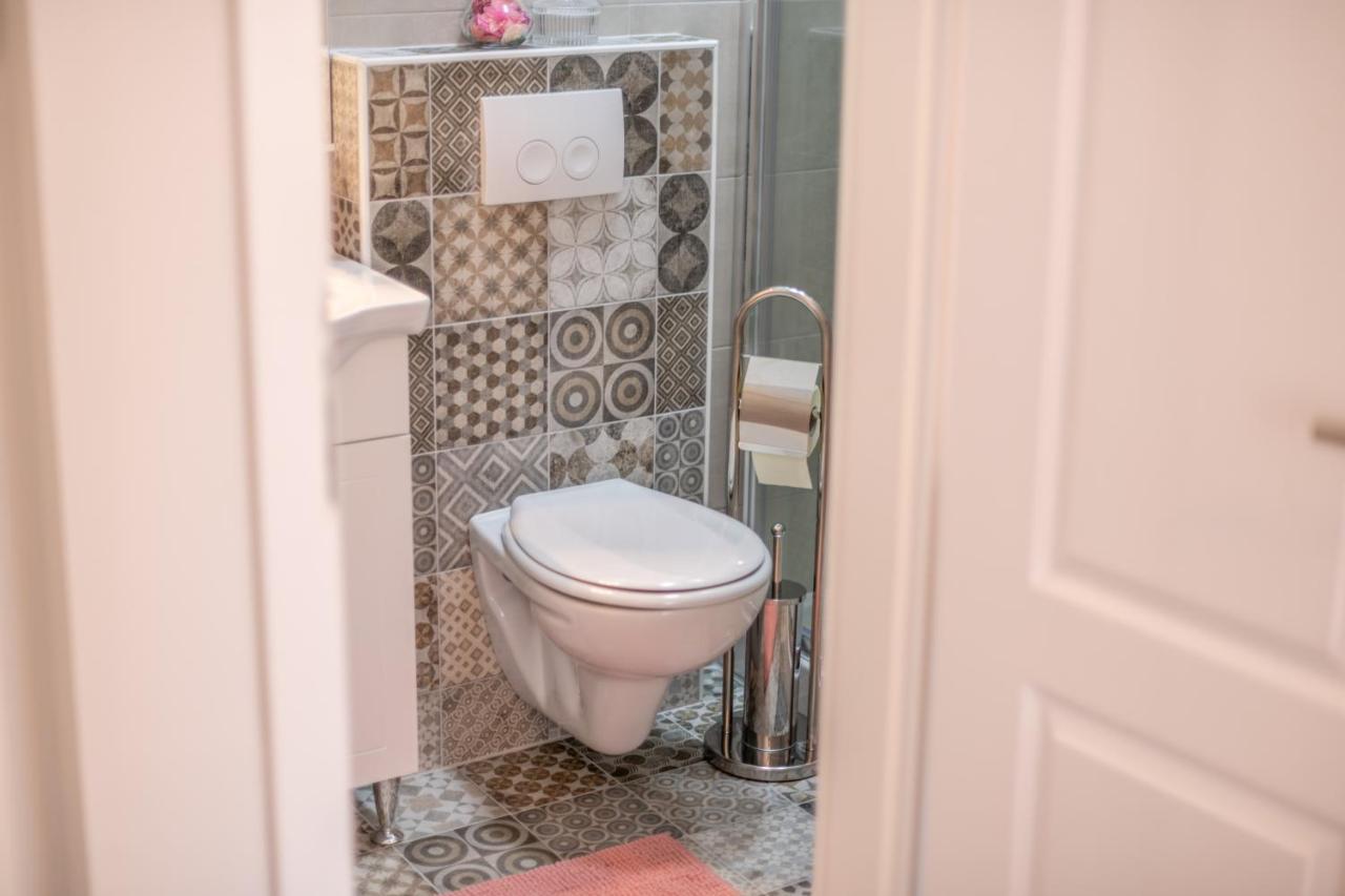 Old City Romantic Studios 4 With Free Private Parking Pula Exterior foto