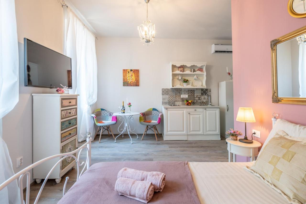 Old City Romantic Studios 4 With Free Private Parking Pula Exterior foto