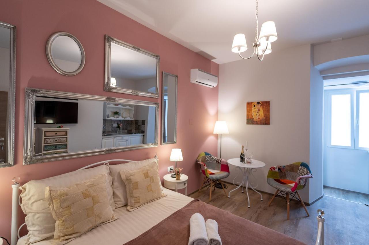 Old City Romantic Studios 4 With Free Private Parking Pula Exterior foto
